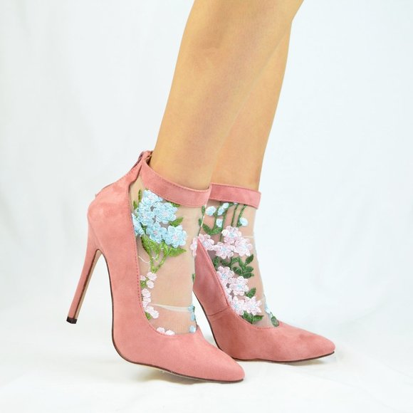 Chase & Chloe Betsy Embroidered Mesh Pump - Picture 4 of 5